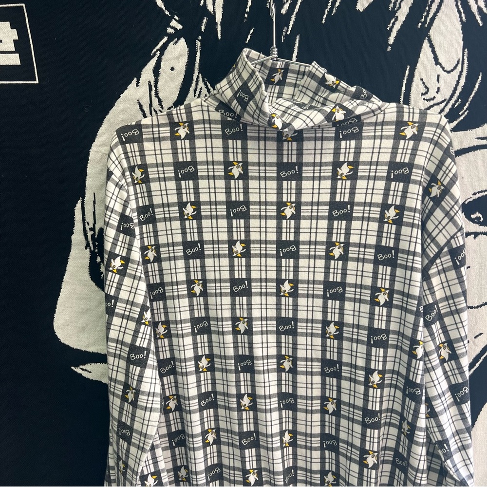 Vintage boo! White and black plaid ghost long sleeve turtleneck. Size large